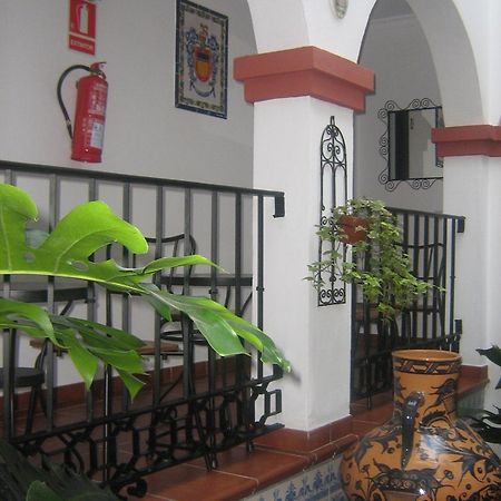 Apartamentos Turisticos Casa Cantillo การ์โมนา ภายนอก รูปภาพ