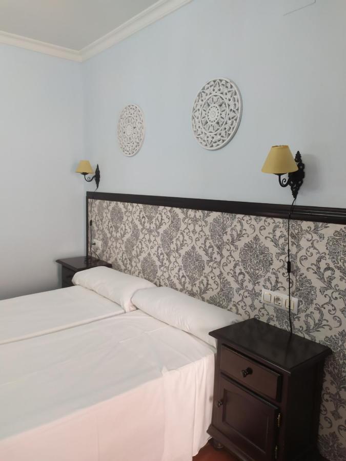 Apartamentos Turisticos Casa Cantillo การ์โมนา ภายนอก รูปภาพ