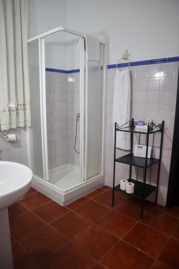 Apartamentos Turisticos Casa Cantillo การ์โมนา ภายนอก รูปภาพ