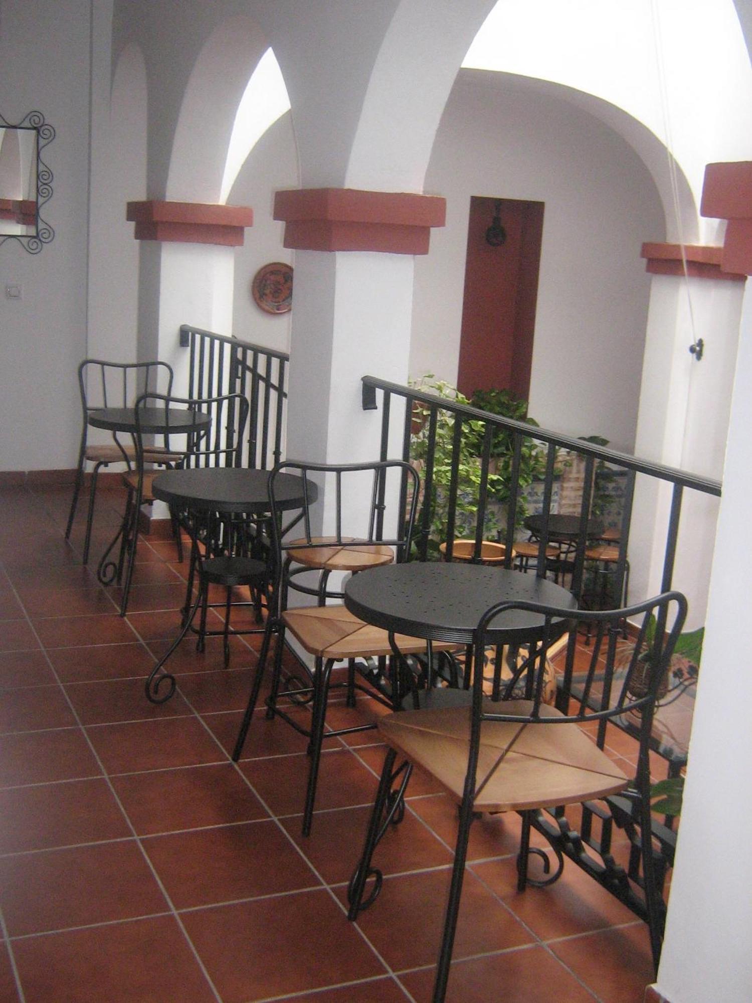 Apartamentos Turisticos Casa Cantillo การ์โมนา ภายนอก รูปภาพ